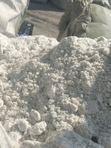 长期出售涤纶毛毛料，浆毛，需要清洗，现货有100吨左右，厂在江苏无锡