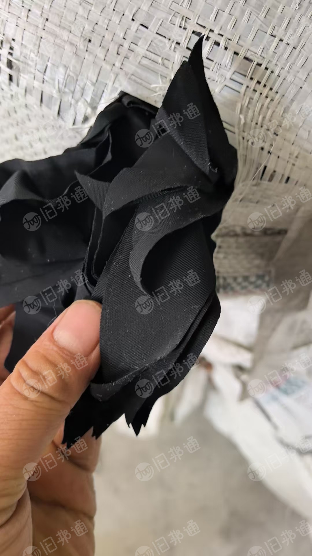 长期出售尼龙泳装布，泳装边角料，锦氨废布，氨纶含量18-20，现货20吨