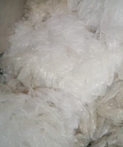 长期出售化肥袋里面的低压PE膜废料，可直接上机