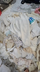 长期出售旧衣大白，现货17吨，厂在陕西西安