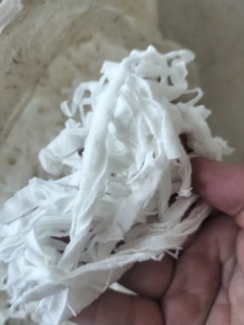 长期出售人棉边条,染厂定型机下来的,有白色浅色老色,每个月20来吨,货在江苏苏州