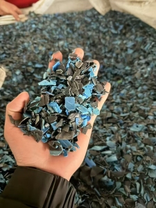 出售路障破碎料,螺纹管破碎料,现货还不够挂