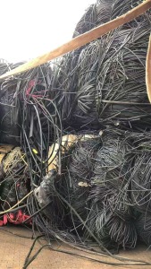 出售pe复eva管子毛料，现货70吨