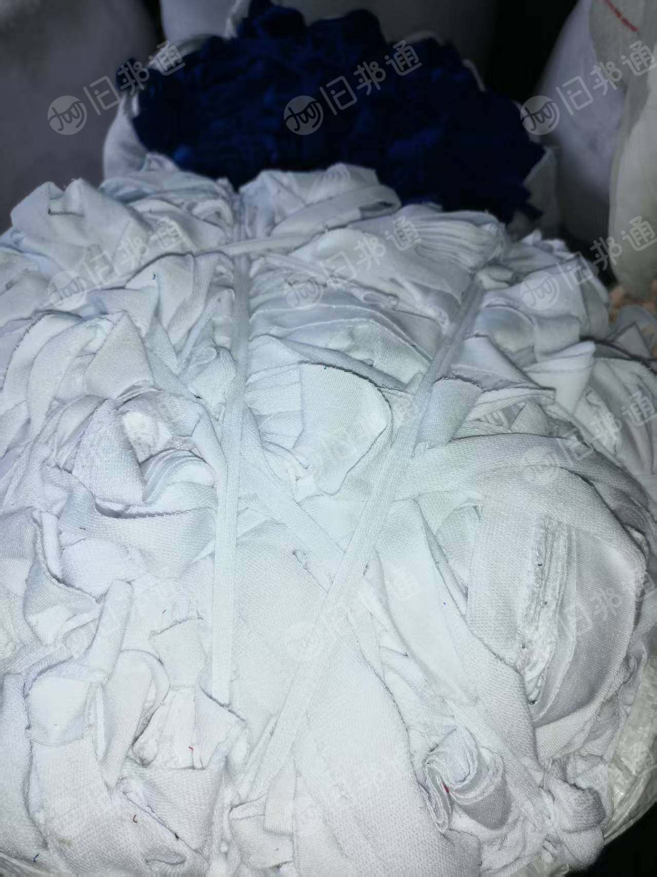 长期出售服装下脚料，废布料，碎布料，有分拣，月供几十吨，货在广西玉林
