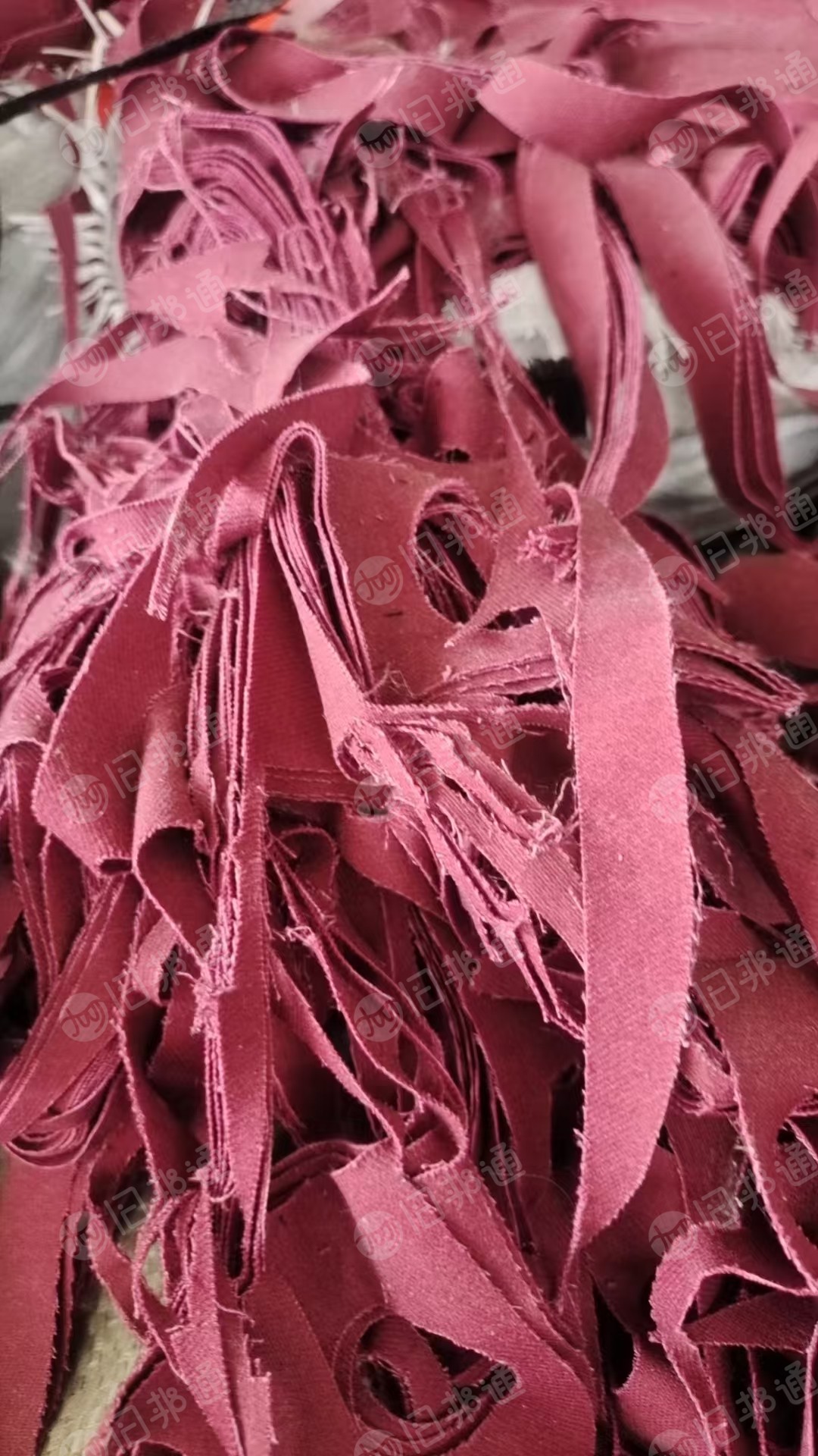 长期出售涤棉废布，水洗棉，现货有30吨左右，货在山东枣庄