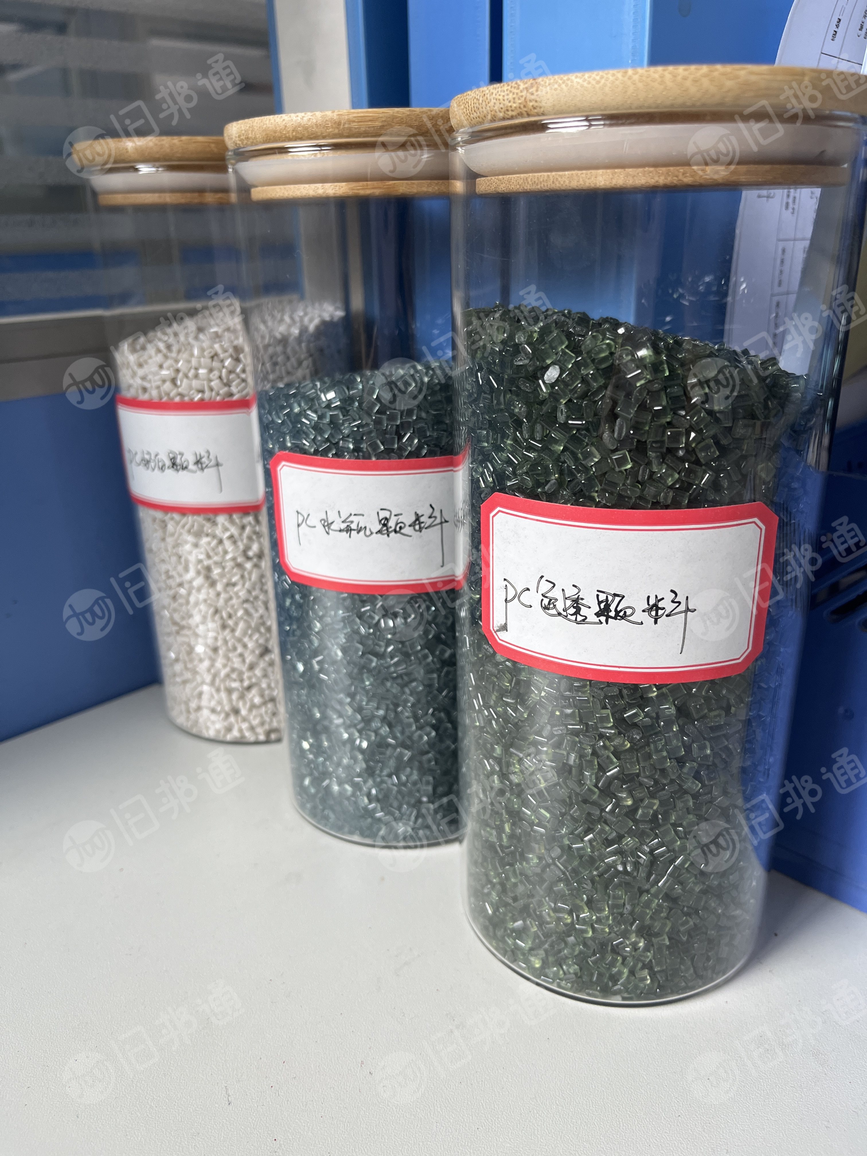 出售PC色透颗粒，冲击60到65之间，溶脂15到18之间，可按要求制定订单