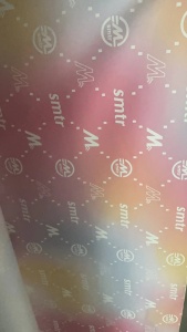 出售厂里处理的库存布,做羽绒服的面料,离型纸,现货有3500米,货在江苏盛泽