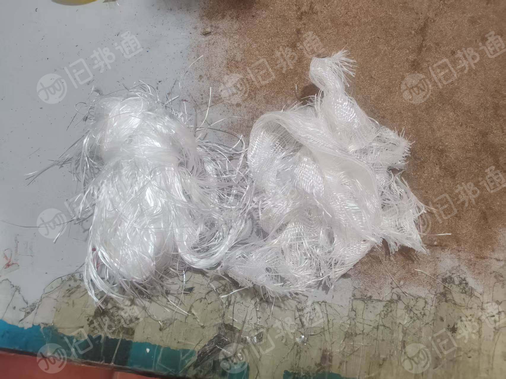 长期出售涤纶干丝，边绳，布块，1000D,1100D,1300D都有，每个月总的有200吨左右