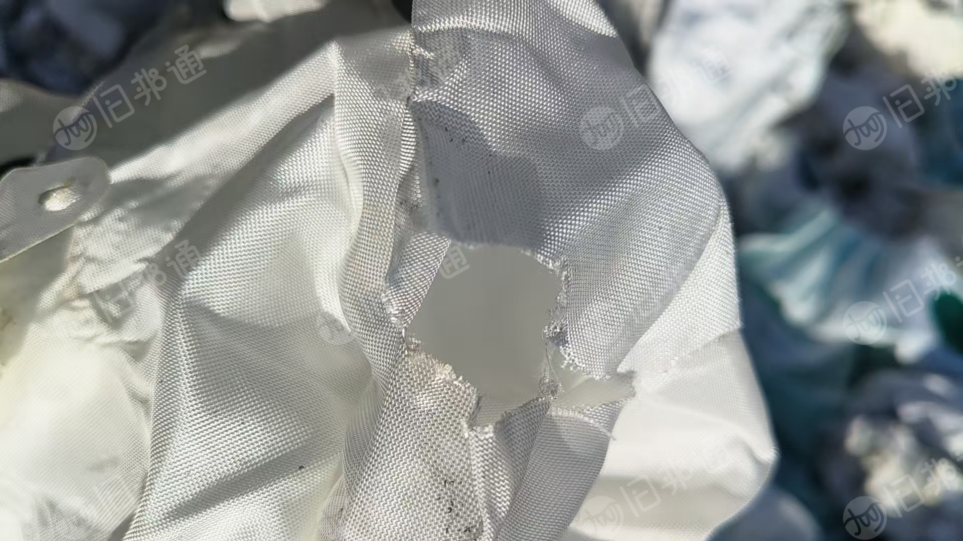 长期出售气囊布，尼龙双6和涤纶混在一起的，  涤纶占比15%左右。现货30吨，厂在天津