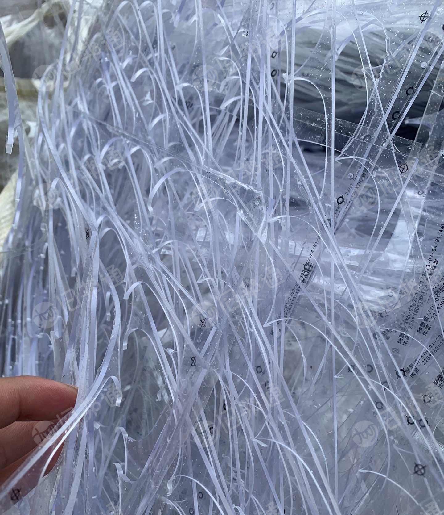 出售PC片材废料，复一层PE薄膜，月供10吨