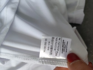 现货低价处理一批库存成人衣服,尺码全,长袖短袖都有,货在山东临沂沂水