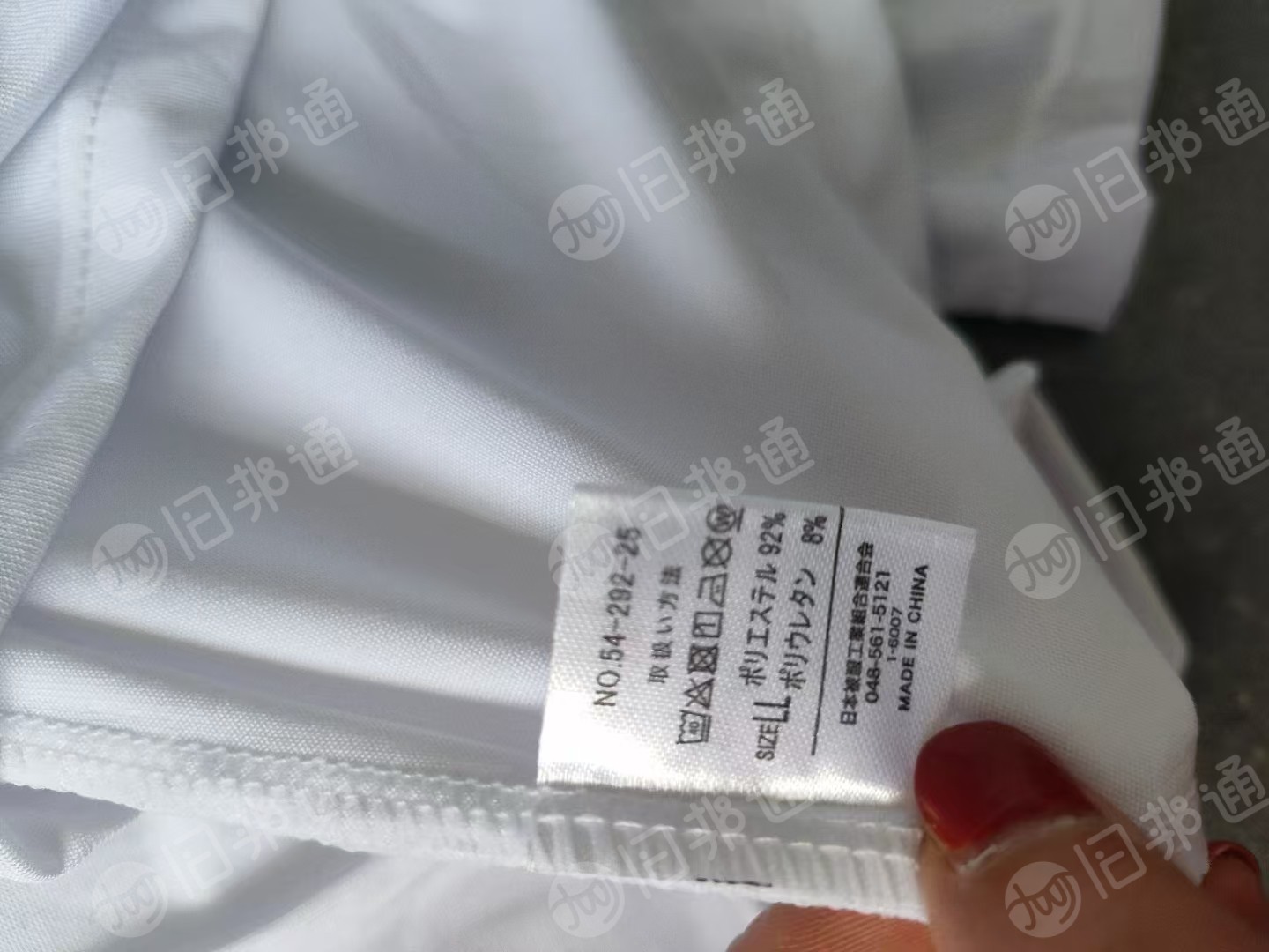 现货低价处理一批库存成人衣服,尺码全,长袖短袖都有,货在山东临沂沂水