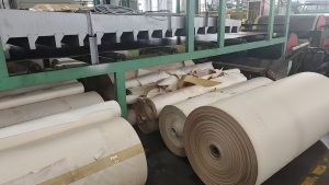 出售卷筒无膜高温纸，有15吨左右