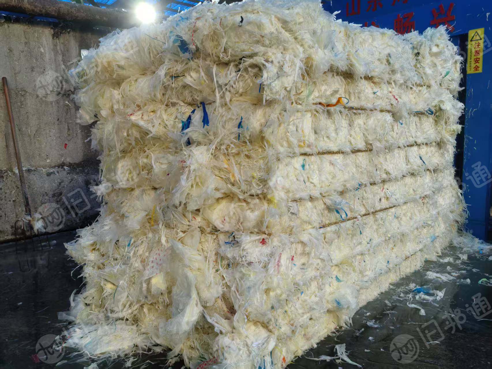 长期出售水洗PE淋膜纸边料，可以直接上机造粒，每月400-500吨左右