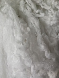 出售涤纶废丝,低弹丝,现货30吨左右,75D和100D的, 厂在河北保定