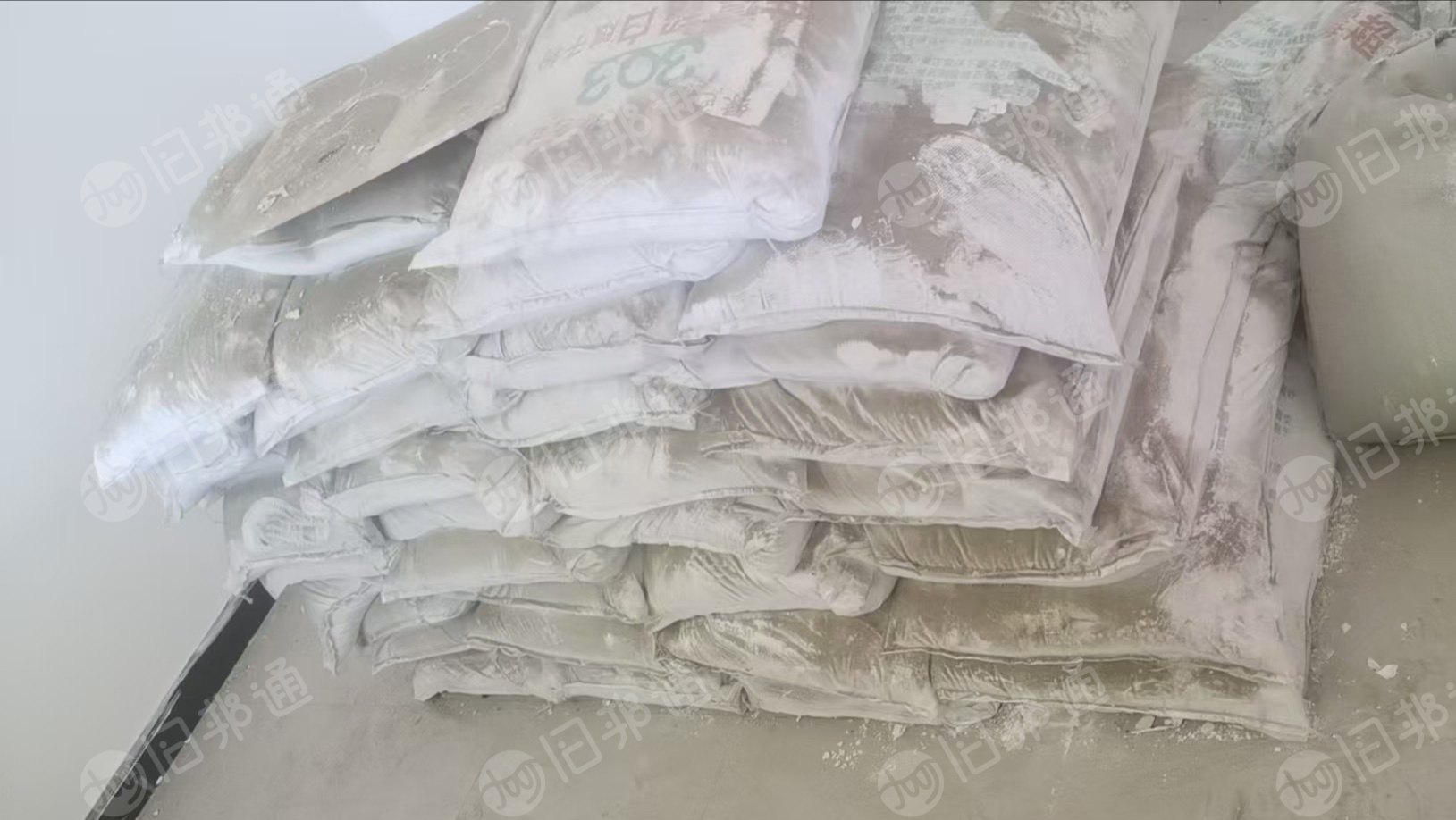 出售剩余大白涂料，防霉超白腻子粉，现货5吨