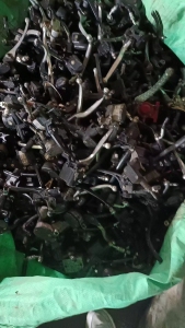 长期出售摩托车发动机，汽车发动机铝，电机边盖铝，光圈铝