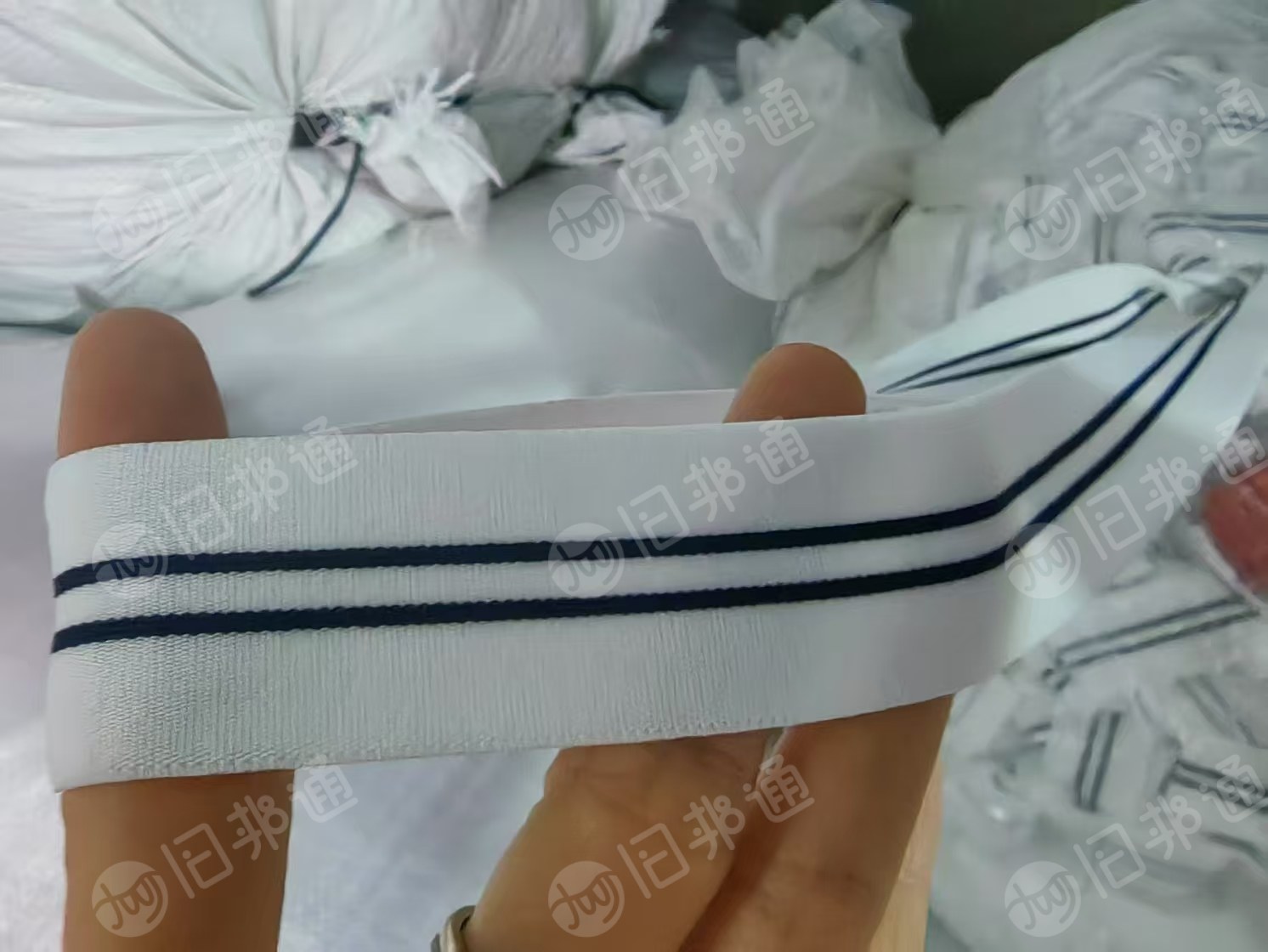 厂家长期出售废纱线锦纶和涤纶，织带也混在一起装，全部装在一起了，织带三分之二，厂在浙江嘉兴