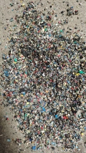 长期出售黑料燃烧料，电线皮，没有PVC的。 PP ABS 七八种料，厂在广东揭阳