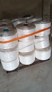 出售纯涤纶打绳丝，涤纶丝，涤纶成品丝，打绳丝，现货六七吨左右