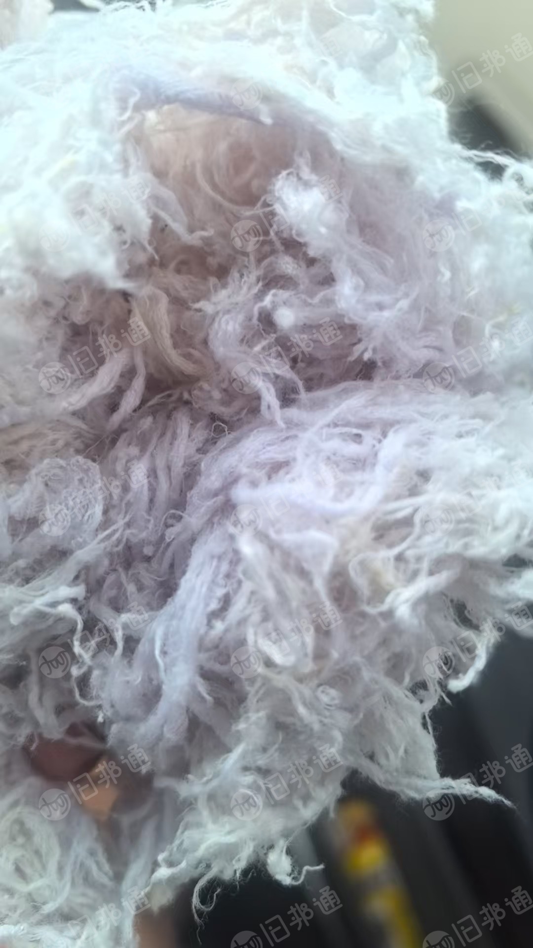 长期出售白色氨纶拉丝布，可以造粒用，现货大几十吨，也还有泳装布，货在辽宁鞍山