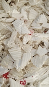 出售PP白色空心板破碎料,清洗甩干
