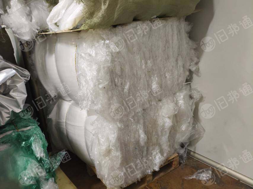 出售白色PE膜轻胶  现货10吨