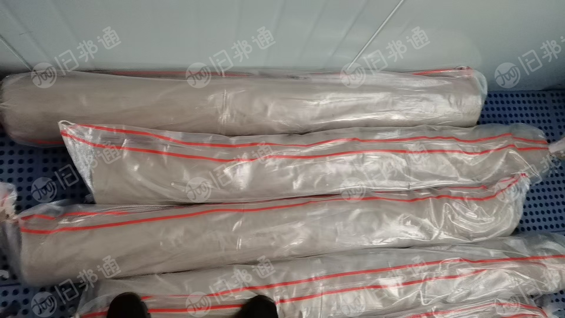 出售库存雨伞布，厂家尾货，pvc雨伞布，颜色有黑纱，浅卡其，松木绿，香芋紫