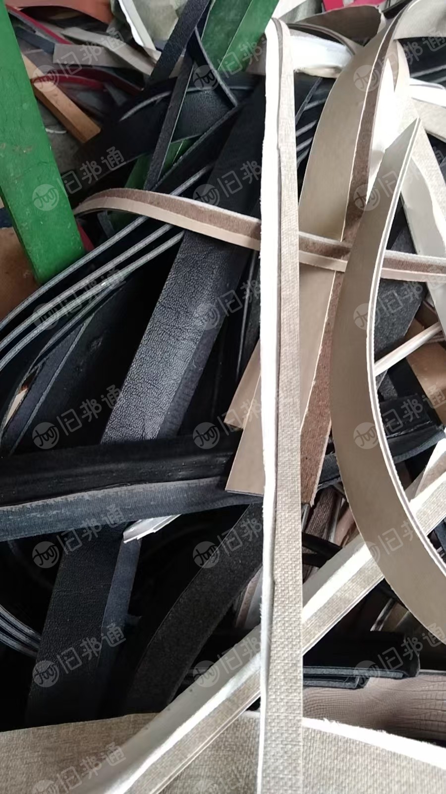 长期出售皮革边角料，皮革废料，可做燃烧料用，做能源颗粒用，月供两百吨左右
