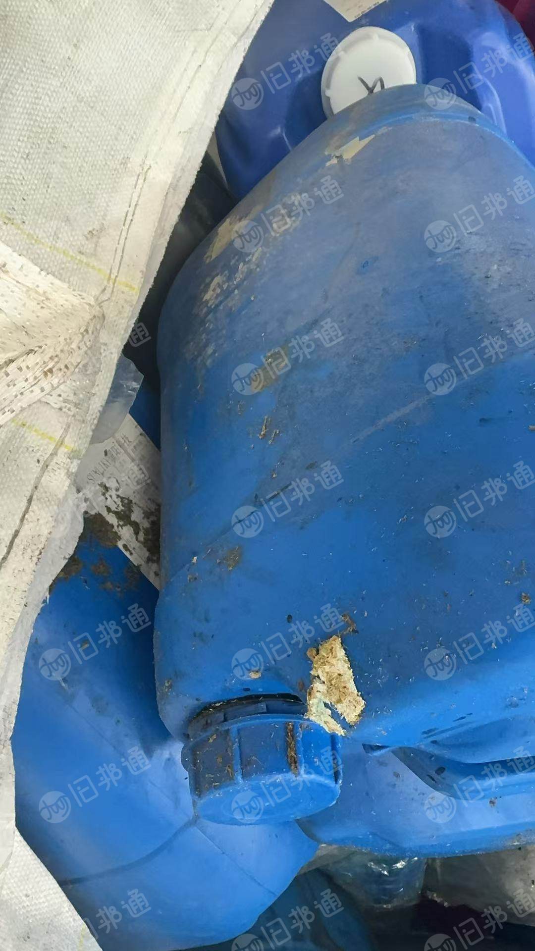 大量出售蓝桶破碎料,大小蓝桶混合,清洗甩干直接上机