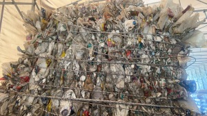 出售白乙压块，大小白混打的，现货20吨