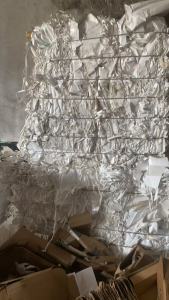 出售新东方下来的PET磨砂片，透明和乳白切片边料，现货7吨多，长期有货