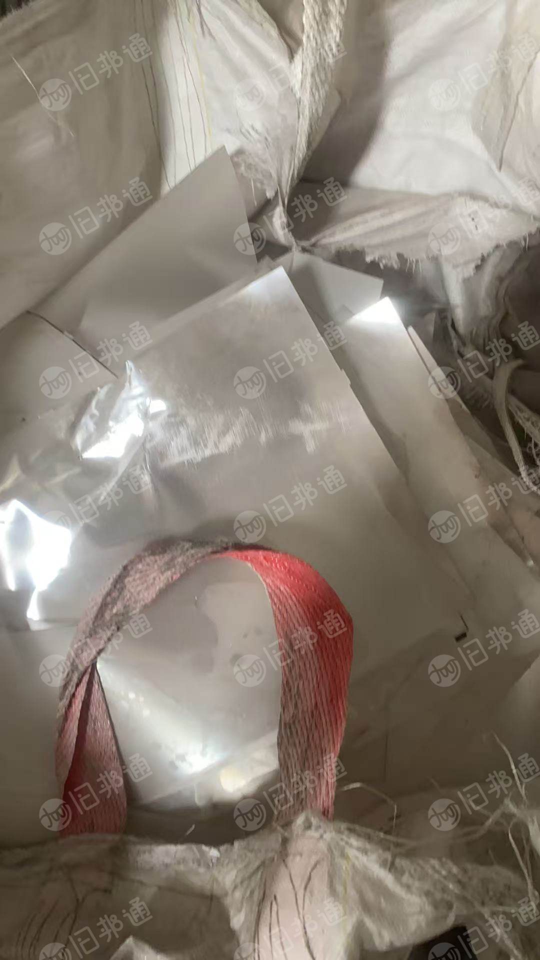 出售新东方下来的PET磨砂片，透明和乳白切片边料，现货7吨多，长期有货