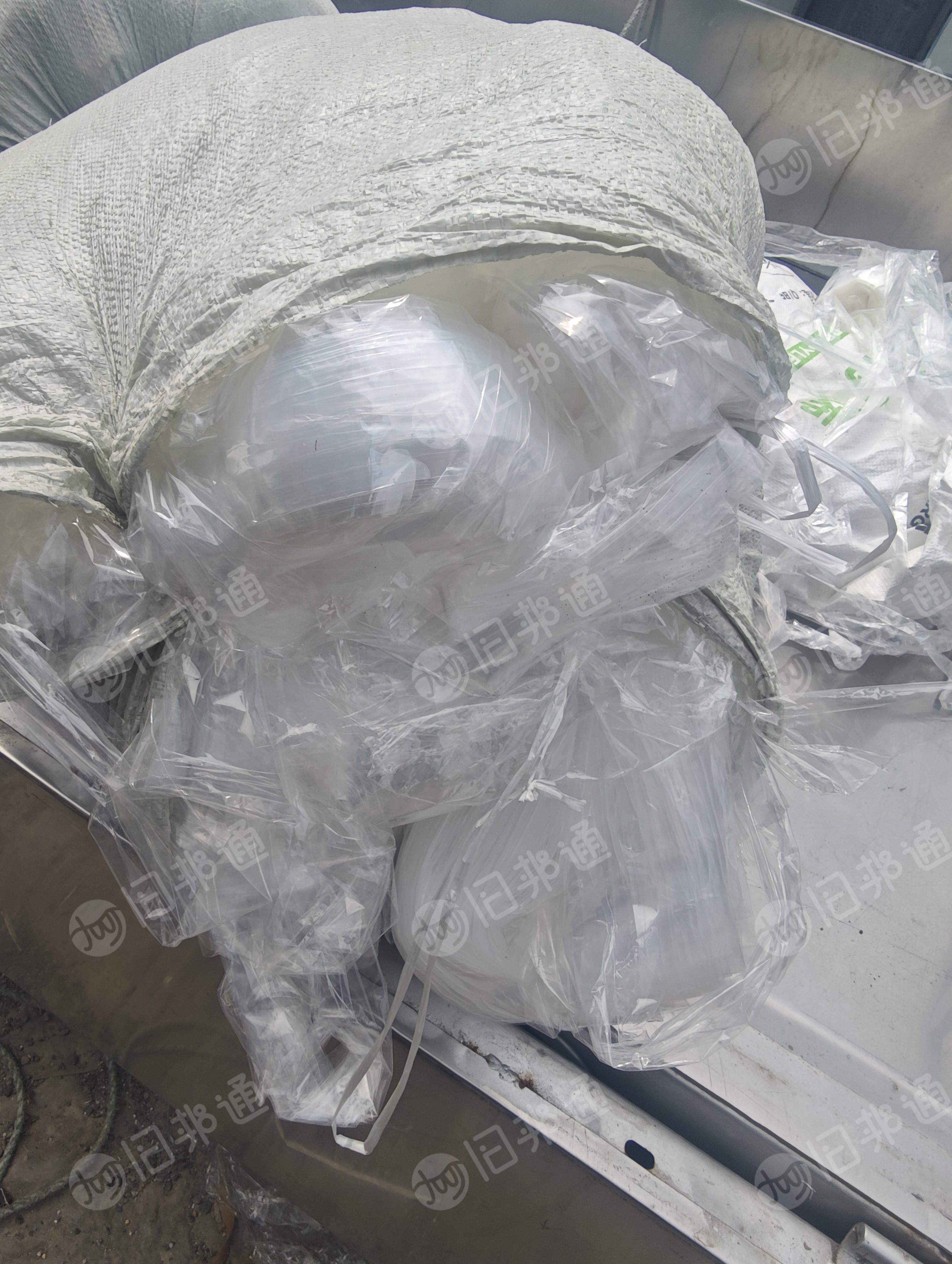 出售POF中温丙膜废料，打包机切掉的边角料，大部分是成卷