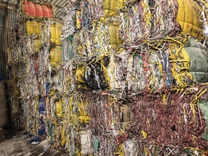 出售pp打包带毛料，漂沉一起的，月供9.6一车