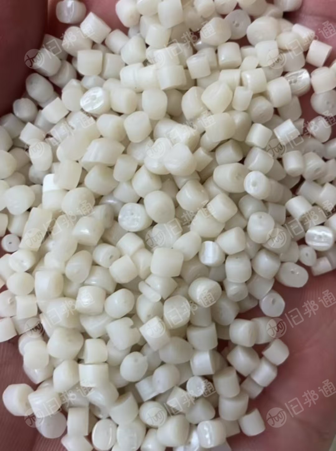 出售PE酱油壶颗粒，白色低压颗粒，可吹塑，吹膜等
