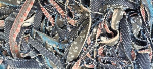 长期出售服装下脚料，废布料，碎布料，可以开花，货在河南郑州