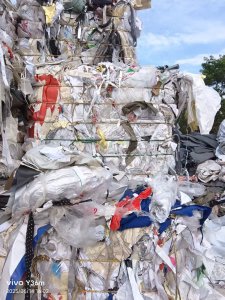 长期出售工业固废，黑料，下脚料，燃烧料，货在河南郑州