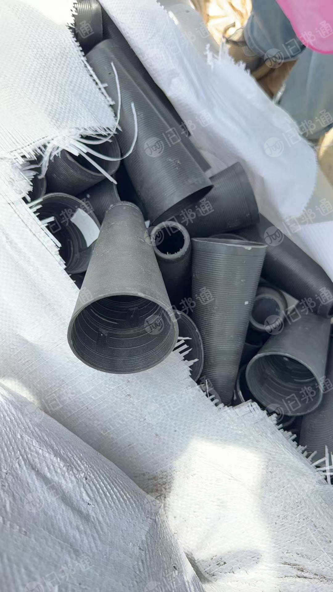 出售PP黑色线轴破碎料，PP纱管破碎料