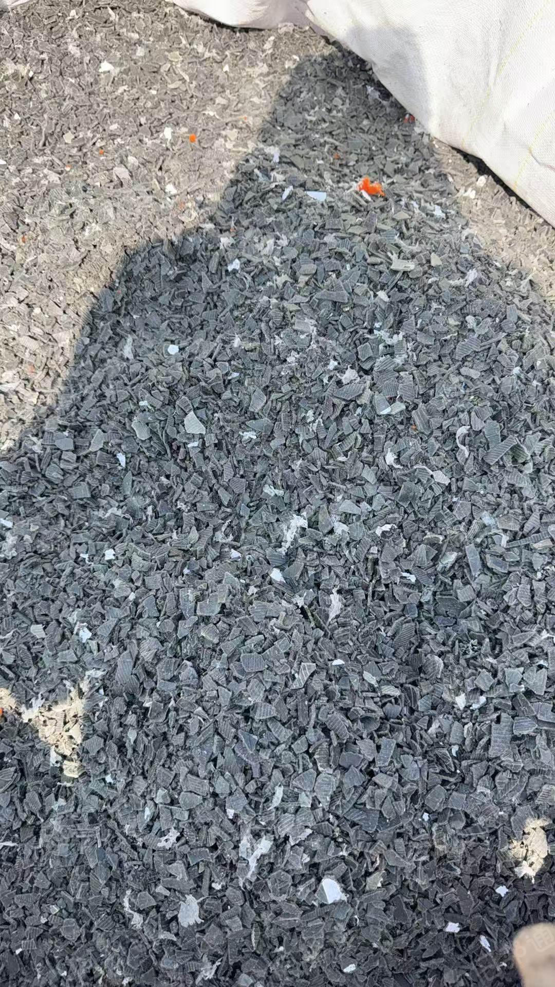 出售PP黑色线轴破碎料，PP纱管破碎料