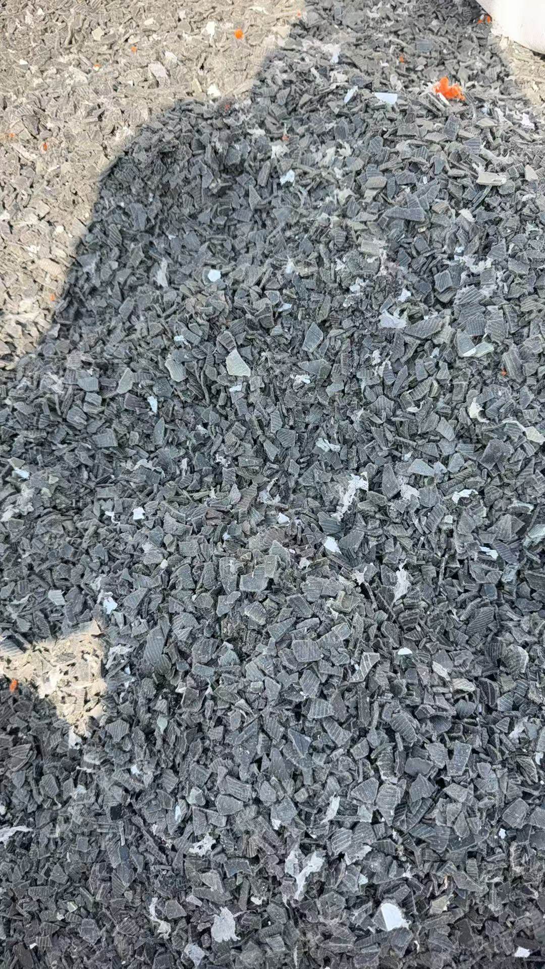 出售PP黑色线轴破碎料，PP纱管破碎料