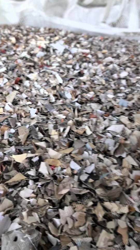 出售中性PVC墙纸破碎料
