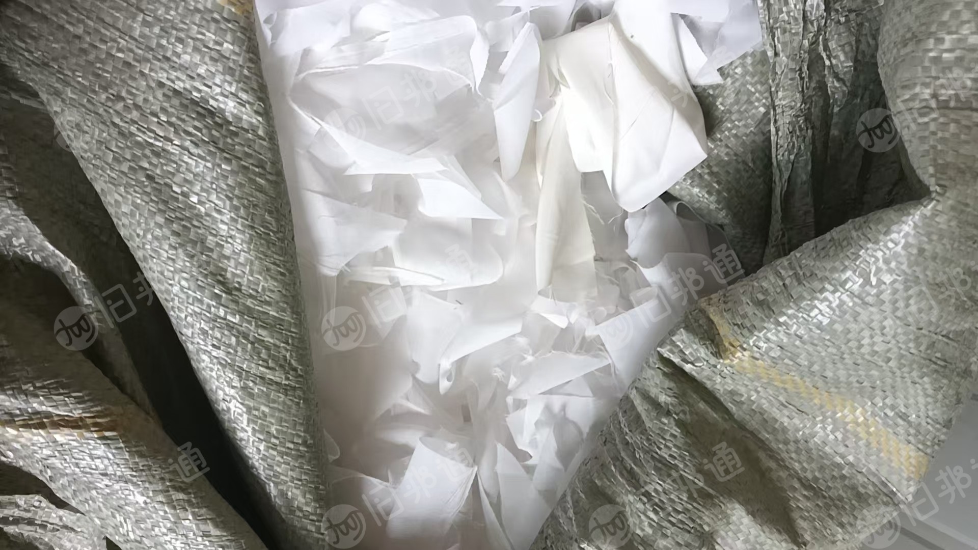 长期出售涤纶废布，颜色没有分开，厂在湖南株洲