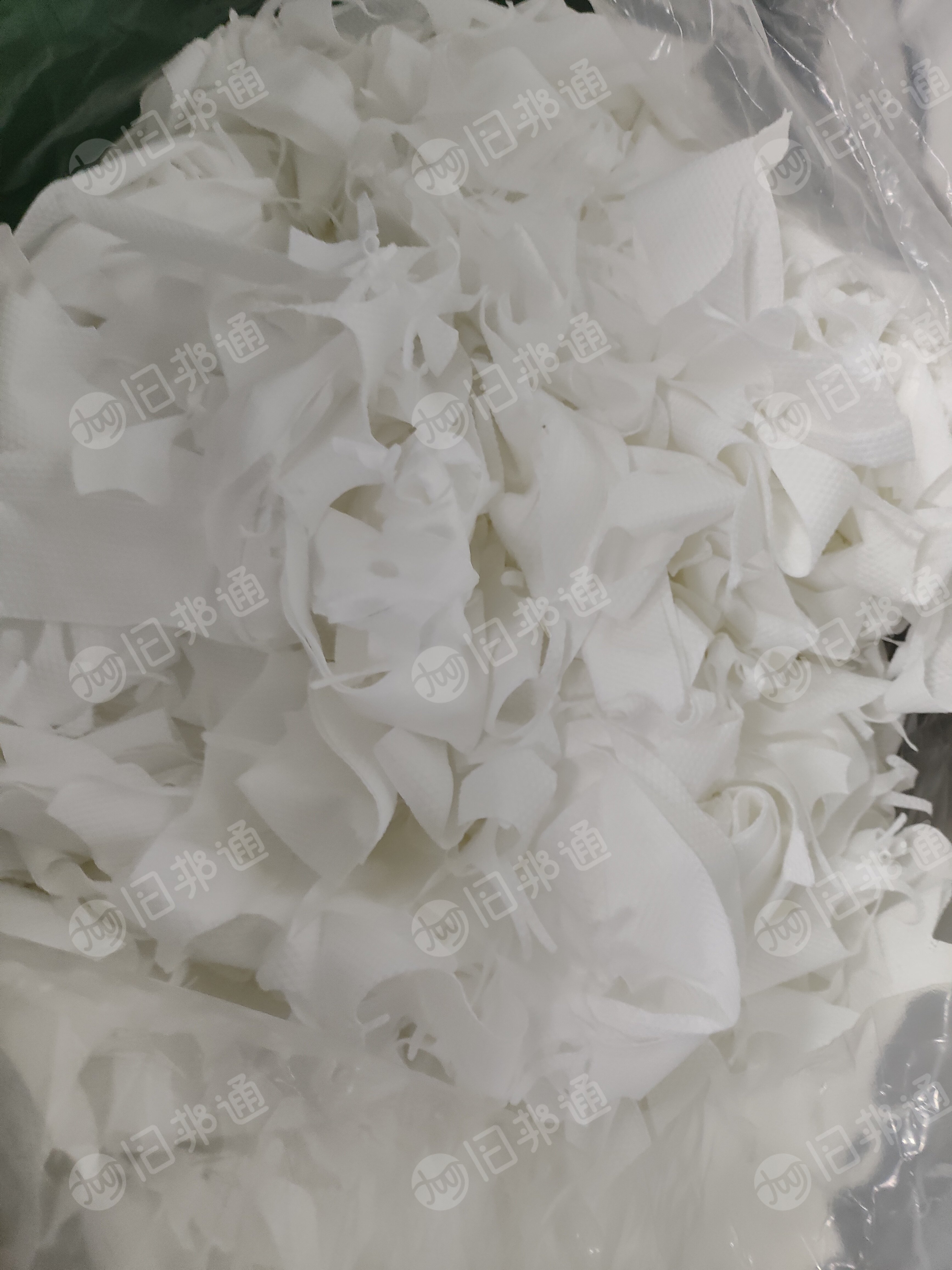 长期出售水刺无纺布，涤纶材质的，厂在山东临沂
