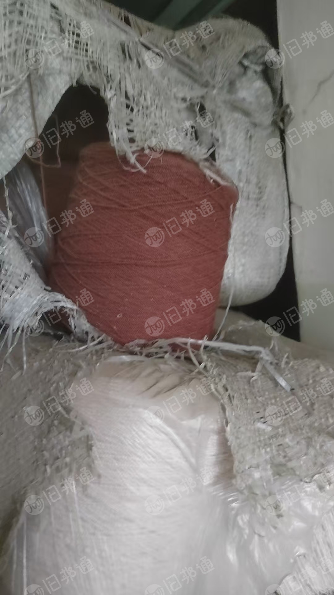 出售一批腈纶库存丝，有好几种颜色，混在一起卖，厂在山西朔州