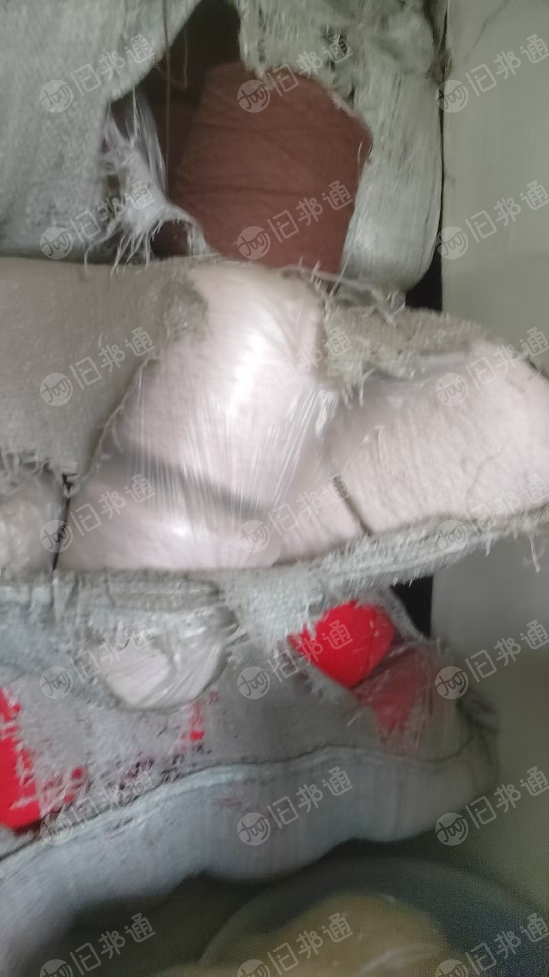 出售一批腈纶库存丝,有好几种颜色,混在一起卖,厂在山西朔州