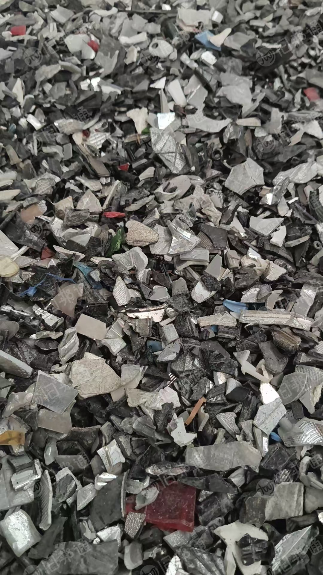 出售干破黑色PC灯芯破碎料，现货二十来吨