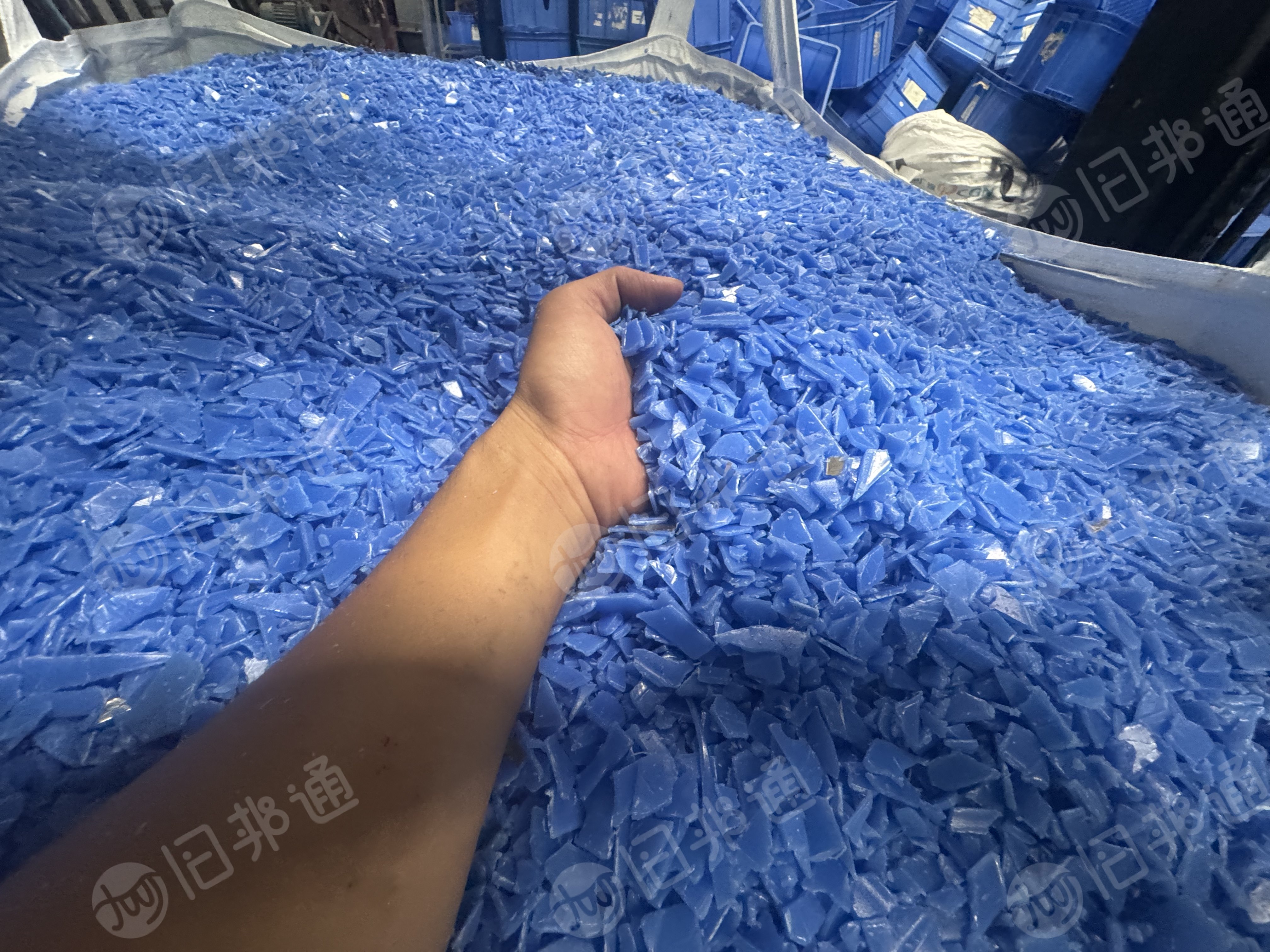 出售低压PE托盘破碎料，低压蓝色托盘破碎料，现货20多吨，可直接注塑