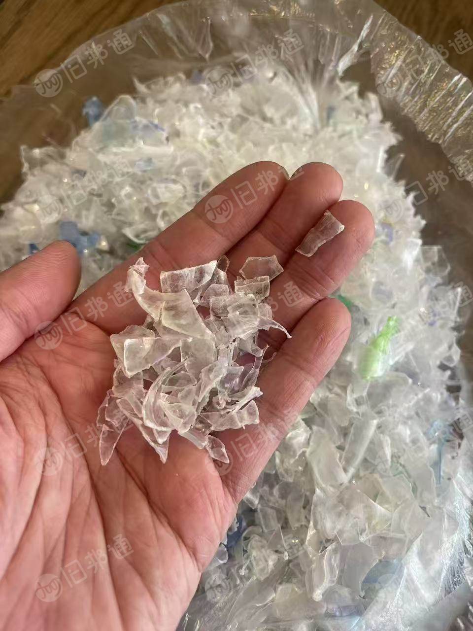 求购矿泉水瓶子破碎料，热洗的，PET瓶片