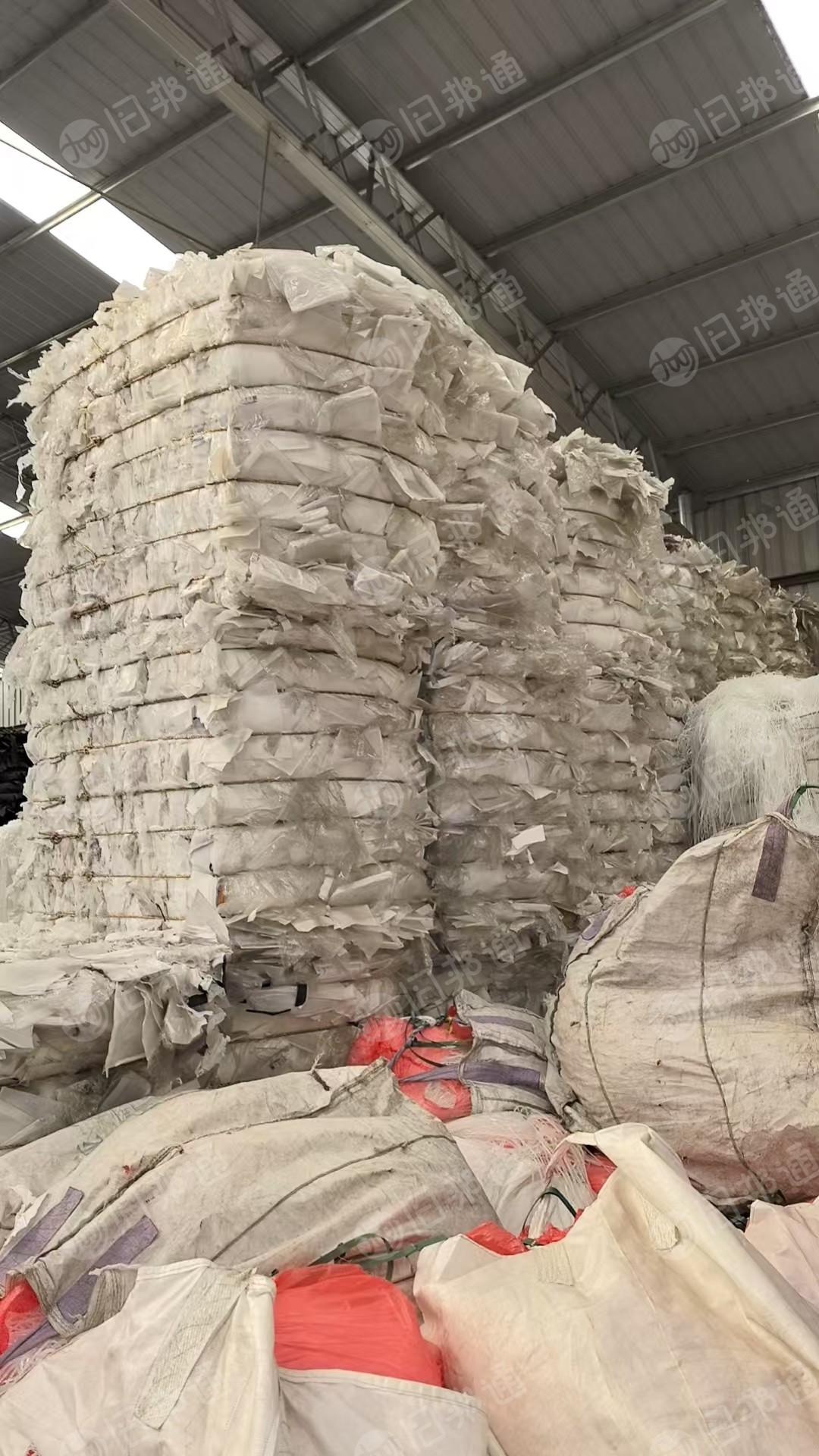长期出售pp空心板废料，里面和膜混在一起压块，现货35吨